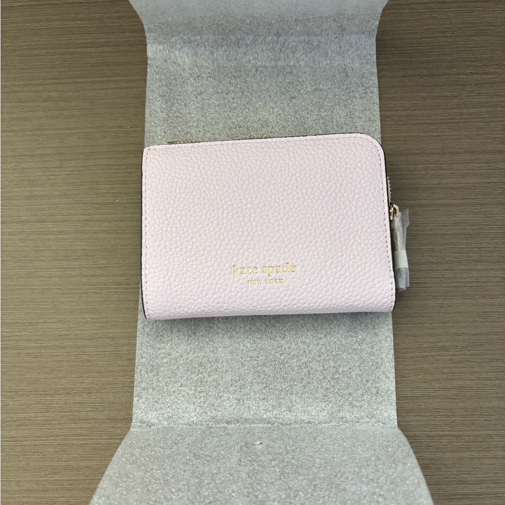 NWT Kate Spade Pink and White Ava Colorblocked Pebbled Leather Zip Bifold Wallet